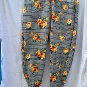 Multi print pants yellow, black, white, green